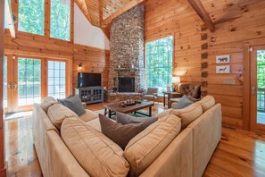 Smart TV, fireplace, DVD player - Dog Friendly Forest Escape Near Wisp w/ Hot Tub (McHenry)