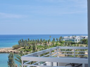 Suíte júnior | Vista para praia/oceano