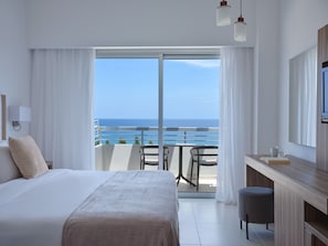 Junior Suite Sea View | 1 bedroom, hypo-allergenic bedding, free WiFi, bed sheets