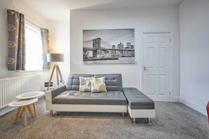 House | Living area | Flat-screen TV - Skyview (Whitley Bay)