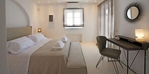 7 bedrooms, Internet, bed sheets - Mykonos large Greek villa rental, private pool (Tourlos)