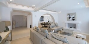 TV, fireplace - Luxury villa Mykonos (Tourlos)