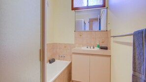 Baignoire, serviettes fournies