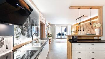 Frigorifero, microonde, forno, lavastoviglie