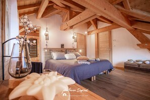 5 bedrooms, iron/ironing board, free WiFi