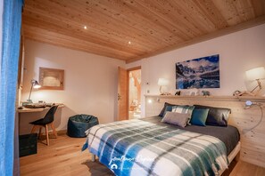 5 bedrooms, iron/ironing board, free WiFi