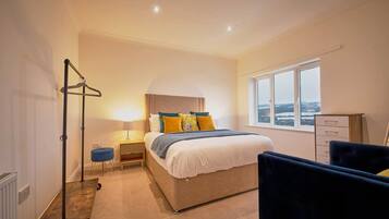 منزل | 4 عدّة غرف نوم ومكواة/لوح كي وواي فاي مجانًا