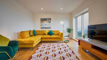 House | Living area | Flat-screen TV