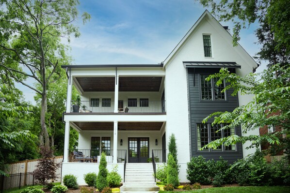 Exterior - Above Nashville 12 South | Pool&Spa | 12 Beds| Large Groups I Luxury Services (Nashville)