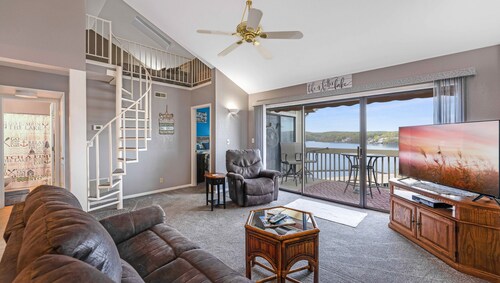 Beautiful Condo with Main Channel View Sleeps 8