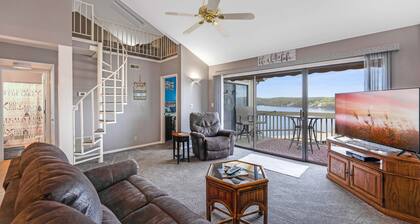 Beautiful Condo with Main Channel View Sleeps 8