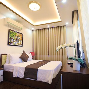 Deluxe Double Room | Free minibar items, individually furnished, desk, free WiFi