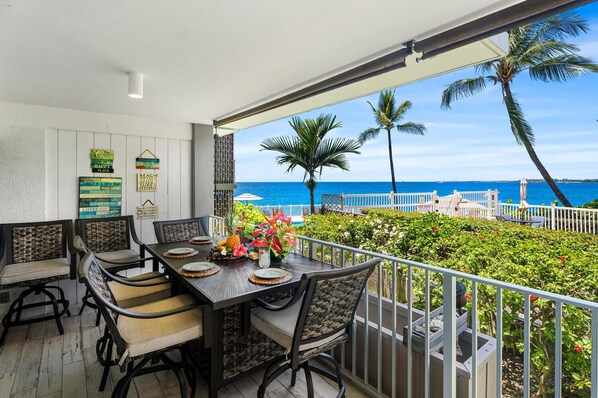 Outdoor dining - Alii Villas#127 DIRECT OCEANFRONT, GROUND FLOOR, 2 BEDROOMS, 2 BATHROOMS (Kailua Kona)