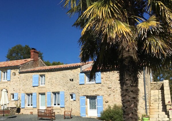 Exterior - Eole, South Vendée, Puy du fou, Marais Poitevin, Vouvant (CEZAIS)