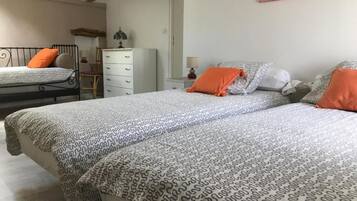 3 Schlafzimmer, Bügeleisen/Bügelbrett, kostenloses WLAN
