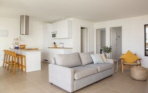 Premium bedding, down duvets, memory-foam beds, in-room safe - Kora Nivaria Beach (Arico)