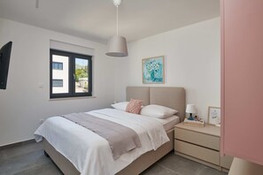 Apartment (Two Bedroom Apartment with Balcony) | 3 bedrooms, bed sheets
