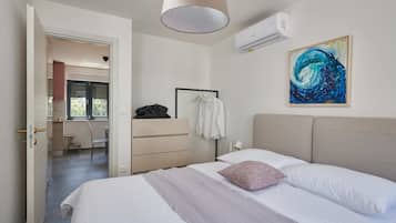 Apartment (Two Bedroom Apartment with Balcony) | 3 bedrooms, bed sheets