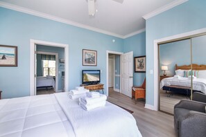 4 bedrooms, iron/ironing board, free WiFi, bed sheets