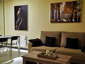 TV - Apartamento Ales (Arenas de San Pedro)