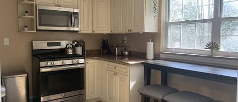 Frigorífic, microones, forn i placa de cuina