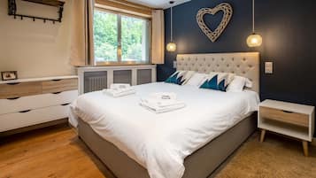 3 bedrooms, iron/ironing board, free WiFi