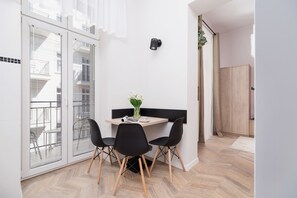 Studio, Balkon | Esszimmer
