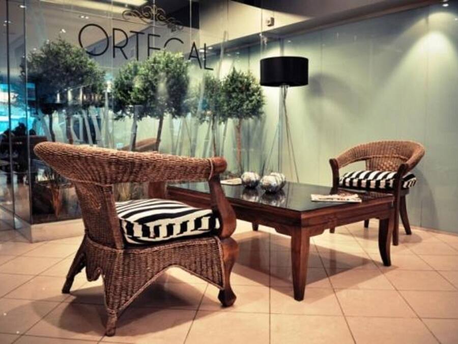 32-inch TV with cable channels