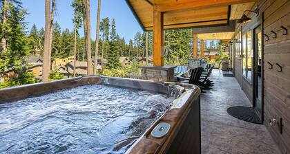 Spacious home w/Game Room, Fire Pit, and Hot Tub!