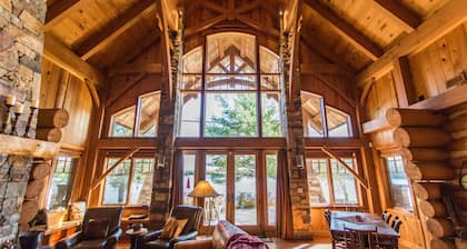 Spectacular Log and Timber Frame Retreat