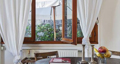 Relax in giardino a due passi dal porto