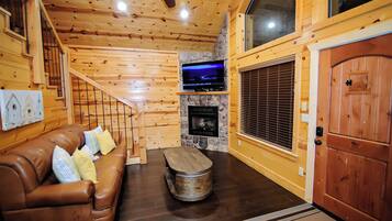 Televisión y chimenea