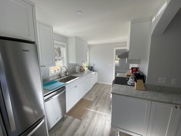 House, 2 Bedrooms | Private kitchen