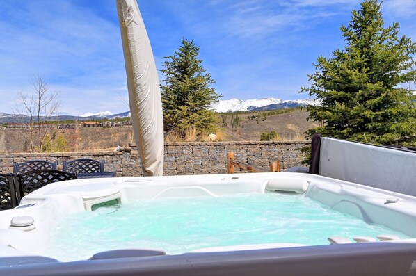 Condo, 2 Bedrooms | Outdoor spa tub