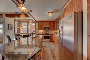 Condo, 2 Bedrooms | Private kitchen