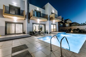 Outdoor pool, pool loungers