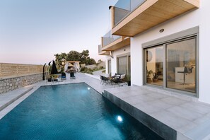 Pool - Brillante Villa in Ialysos (Ιαλυσός)