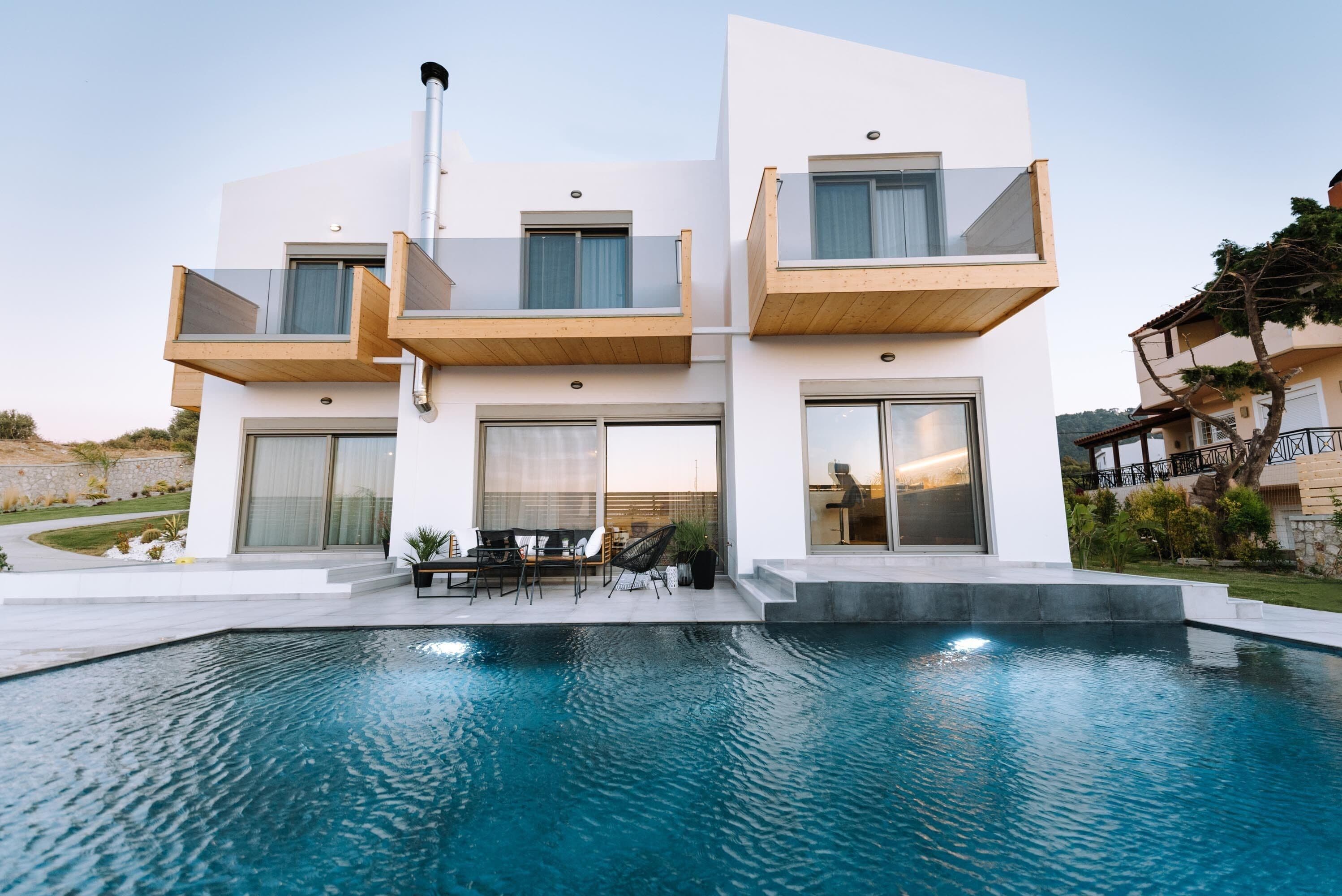 Outdoor pool, pool loungers