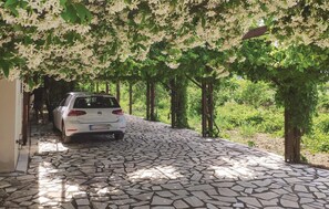 Exterior - Stunning Home in Kiato With Sauna, Wifi and 5 Bedrooms (Sikyona)