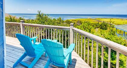 Soundfront Dog Friendly Home w/ Hot Tub, Game Room, and Buxton Sunsets