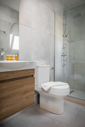 Shower, hair dryer, slippers - Golden Mare - All Inclusive (Corfu)