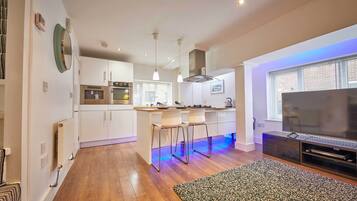 Nhà | Bếp riêng | Tủ lạnh, lò vi sóng, lò nướng, bếp nấu