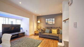 House | Living area | Flat-screen TV