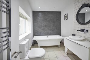 Bathroom - The Carriage House (Morpeth)