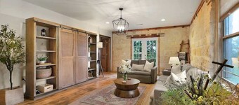 Luxury Home with Hot tub, Fire Pit & Hill Country Views