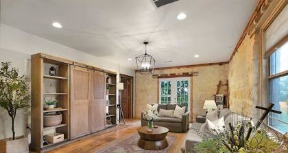 Luxury Home with Hot tub, Fire Pit & Hill Country Views