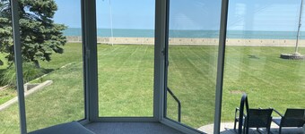 Waterfront Retreat - Romantic Get-away - Executive Travel (Lake Erie)