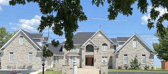 Waterfront Retreat - Romantic Get-away - Executive Travel (Lake Erie)