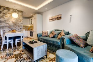 TV - 6 Bedroom Villa With Private Pool for 15 People built in Mediterranean style (Budva)