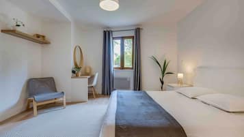 3 chambres, fer et planche Ă repasser, Wi-Fi, draps fournis
